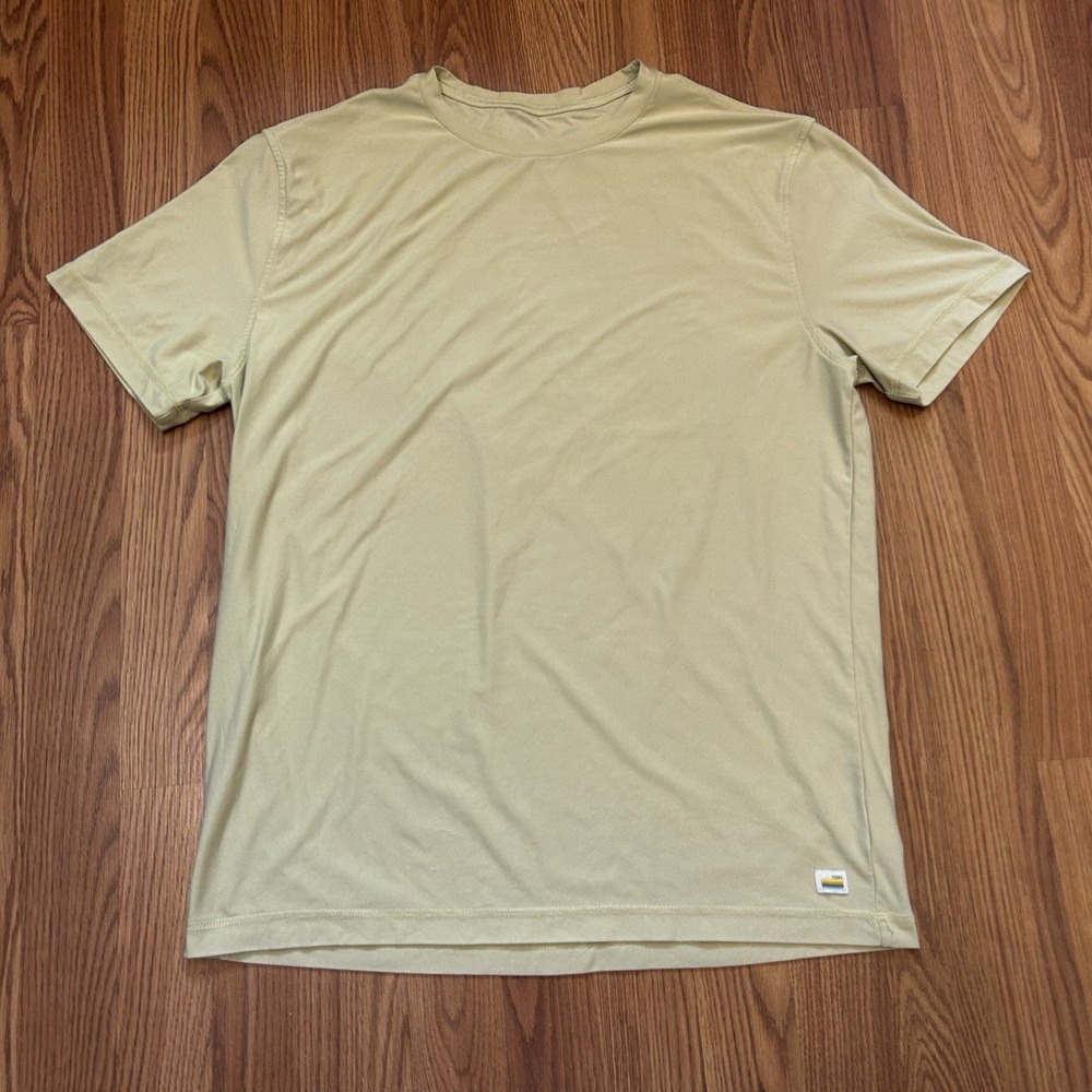Vuori Strato Tech Tee T-Shirt Mens L Yellow Performance Athleisure Performance